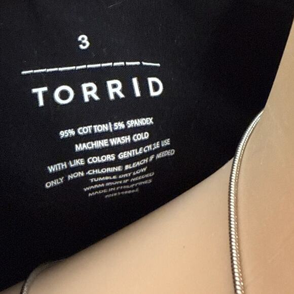 Torrid High Neck Tank Top  Size 3X in Black - Picture 5 of 5